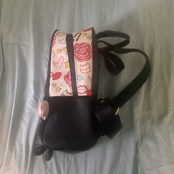 Backpack - Picture 3 of 3